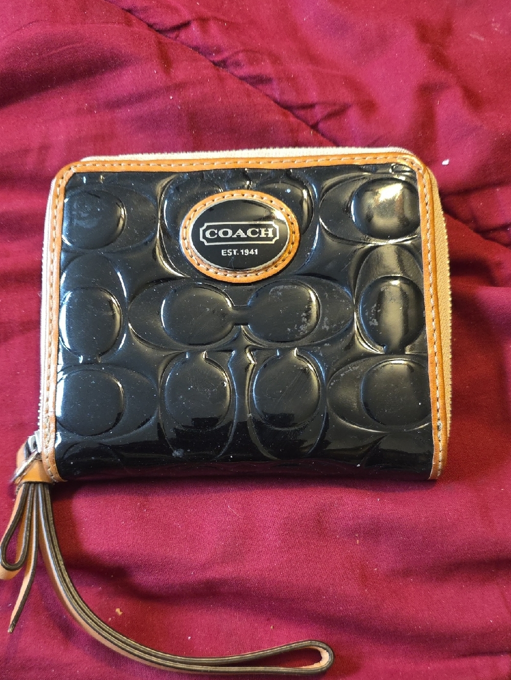 COACH PATENT LEATHER WALLET